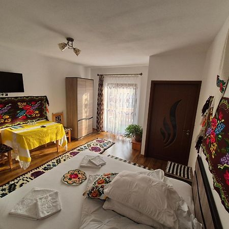 Apartamento Casa Pintea De Sub Coasta Breb Exterior foto